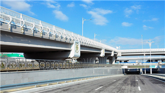 全自動(dòng)激光切管機(jī)