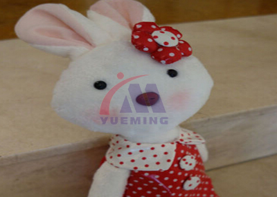 毛絨布料<a href=http://m.buybuynyhome.com target=_blank class=infotextkey>激光切割機</a>.jpg