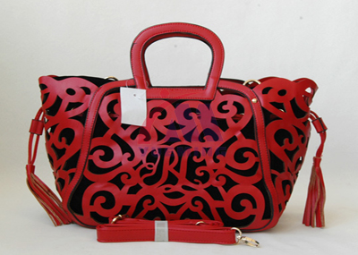 <a href=http://m.buybuynyhome.com/chanpin/42.html target=_blank class=infotextkey>皮革激光鏤空</a>雕刻.jpg